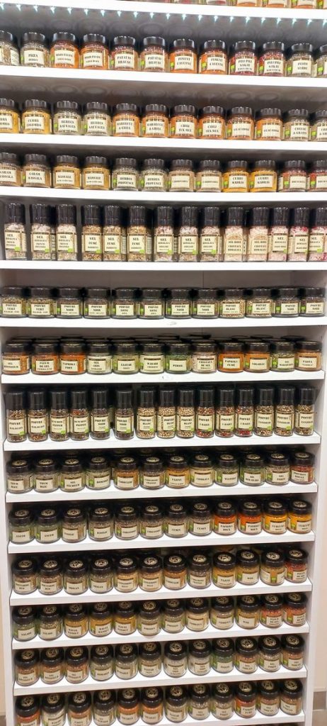 Superbe nouveau rayon près de Nancy ! À retrouver chez Mémorii’s
Mise en place …