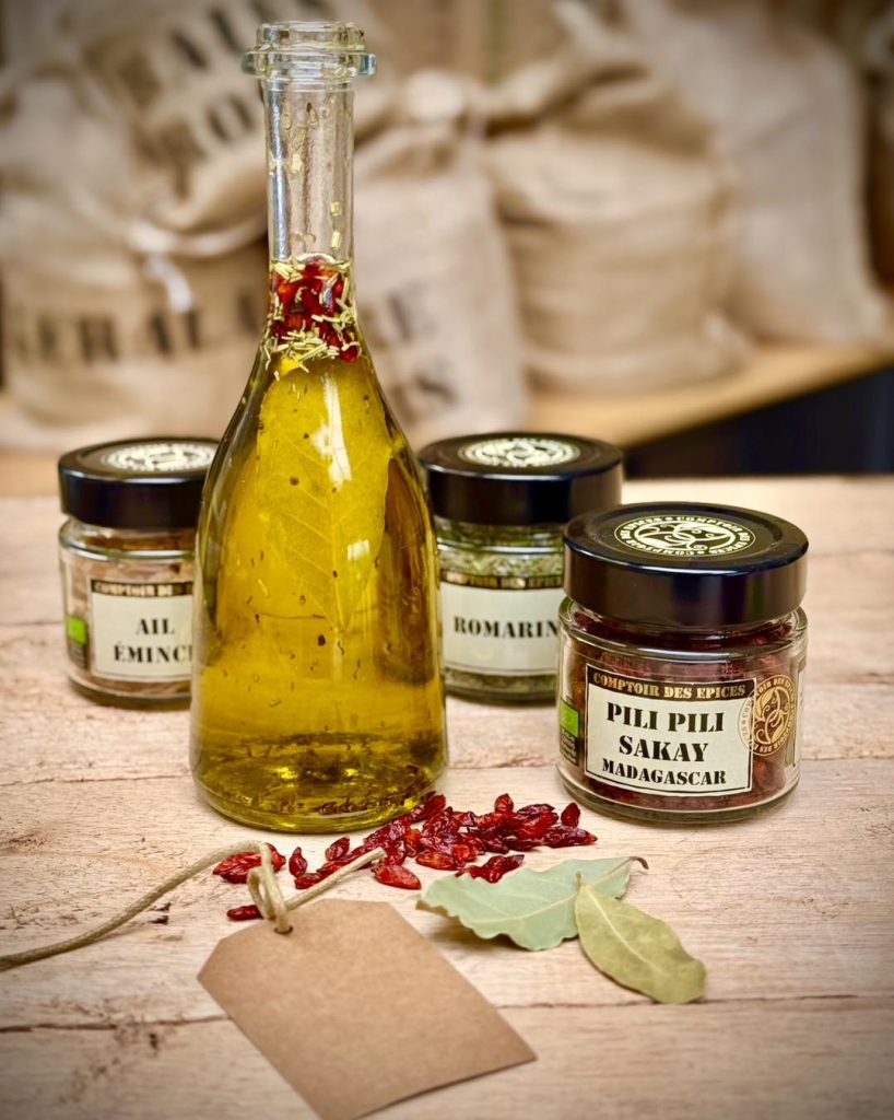 Bientôt la fête des pères on anticipe un cadeau fait maison:
« Huile piquante po…